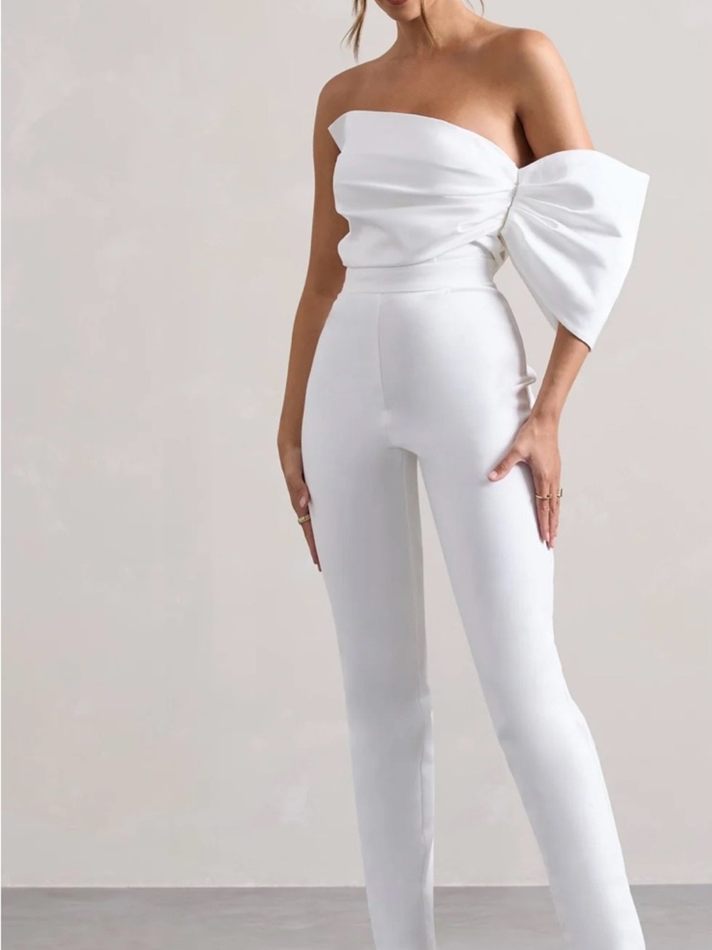 Club L London ADABELLA
White Satin Strapless One-Sleeve Straight-Leg Jumpsuit